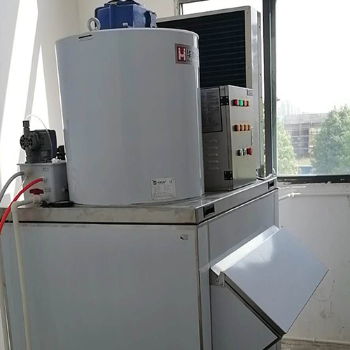 1噸片冰機(jī)交付湖北武漢某食品加工廠使用