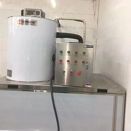 2噸片冰制冰機(jī)交付漯河某食品廠使用