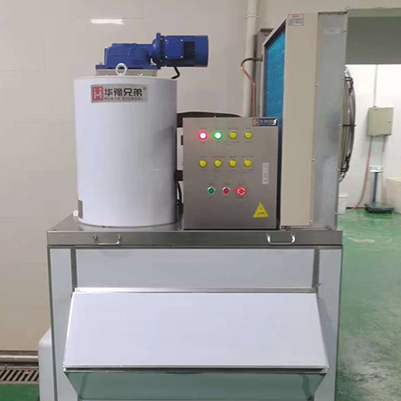 1噸片冰機(jī)交付河南鄭州某食品廠1000公斤冰片制冰