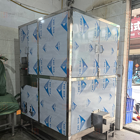 2噸方塊制冰機(jī)交付鄭州某大型海鮮批發(fā)市場